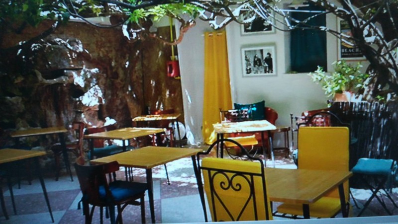 où où trouver un hôtel à Sanary sur mer centre ville proche des plages et des commerces tout à pied var 83
