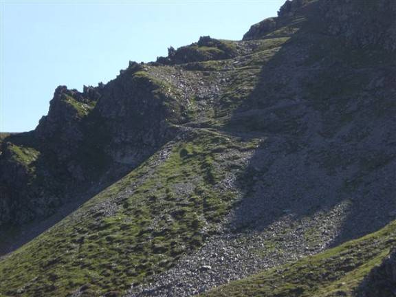 Découvrir la randonnée pédestre au Chemin des Rognes autour du Mont-Blanc